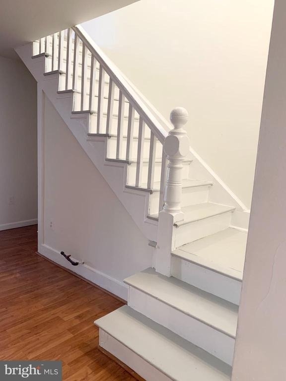 221 Baker Street - Photo 6