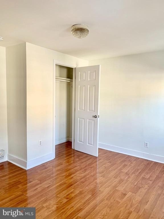 221 Baker Street - Photo 17