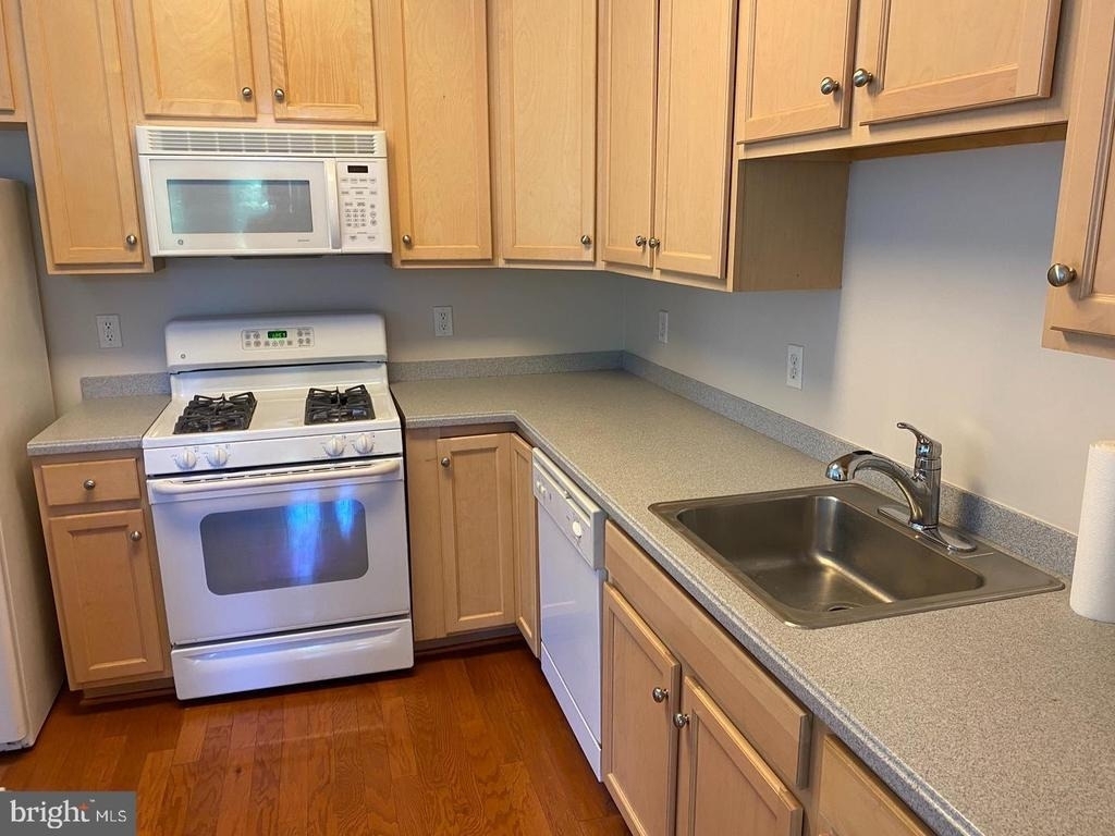 1641 Ladue Court - Photo 4