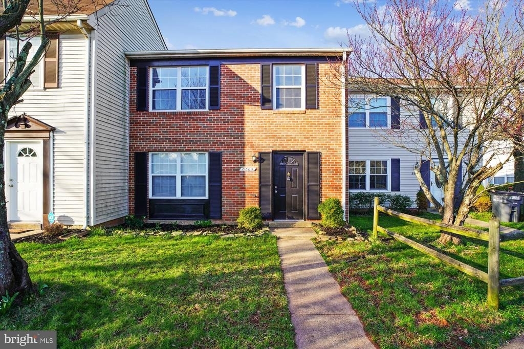 8603 Woodhue Court - Photo 0