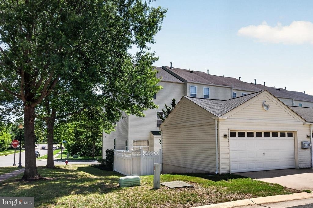 26025 Murrey Drive - Photo 2