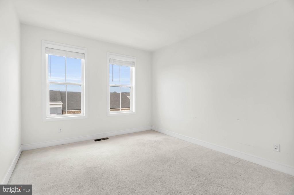 21807 Croxley Terrace - Photo 24