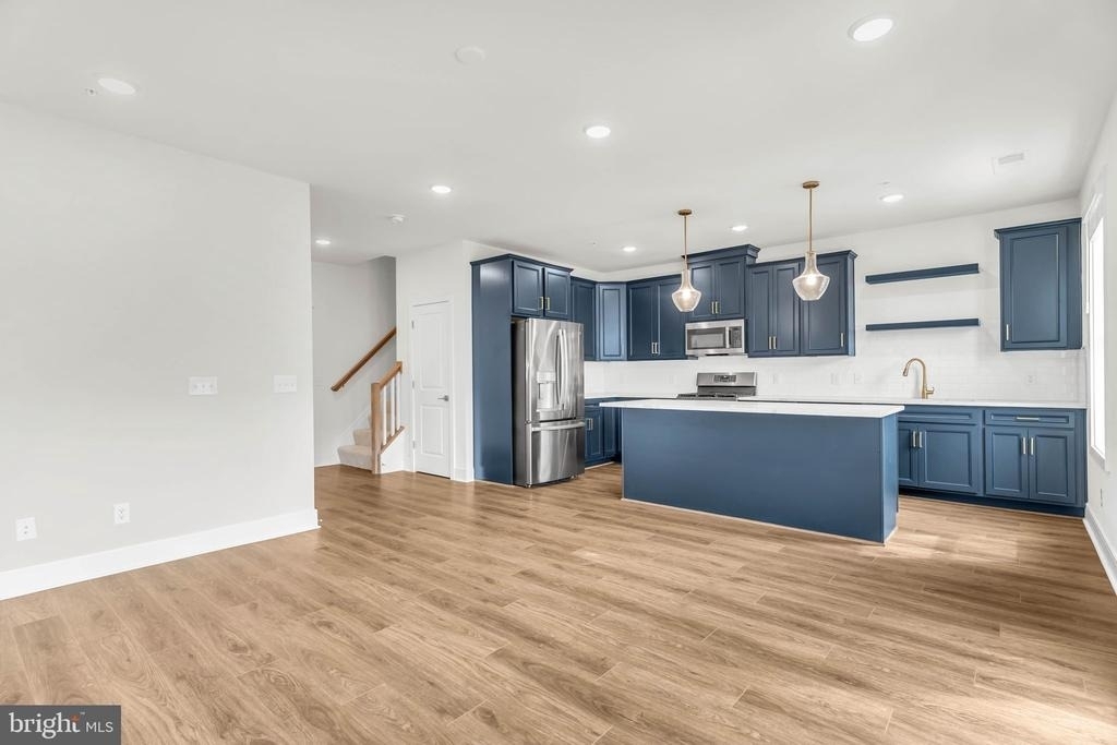 21807 Croxley Terrace - Photo 10