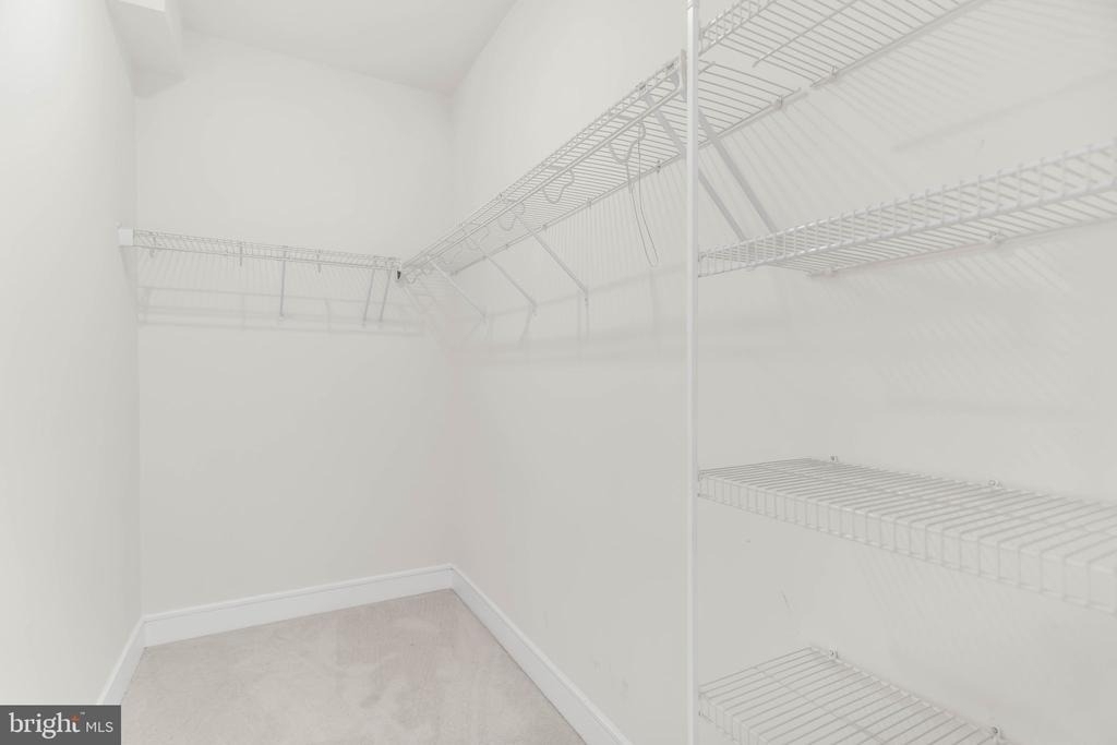 21807 Croxley Terrace - Photo 19