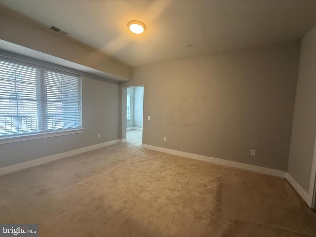 2907 Bleeker Street - Photo 9