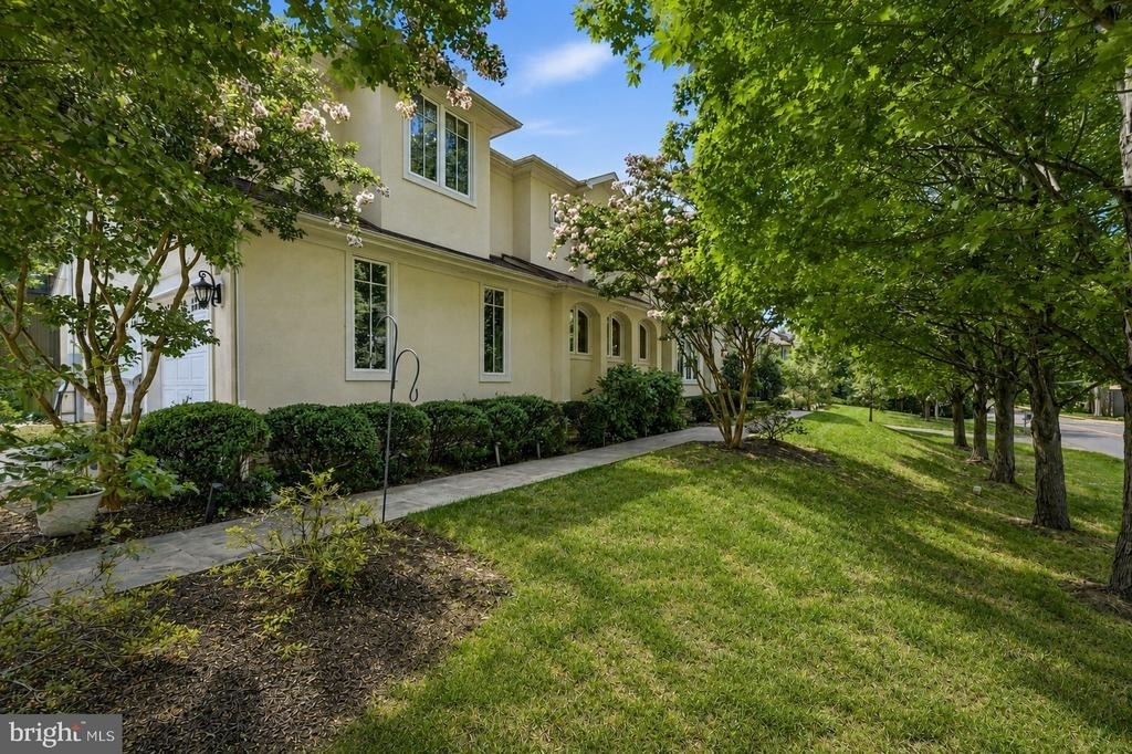 1231 Ingleside Avenue - Photo 1