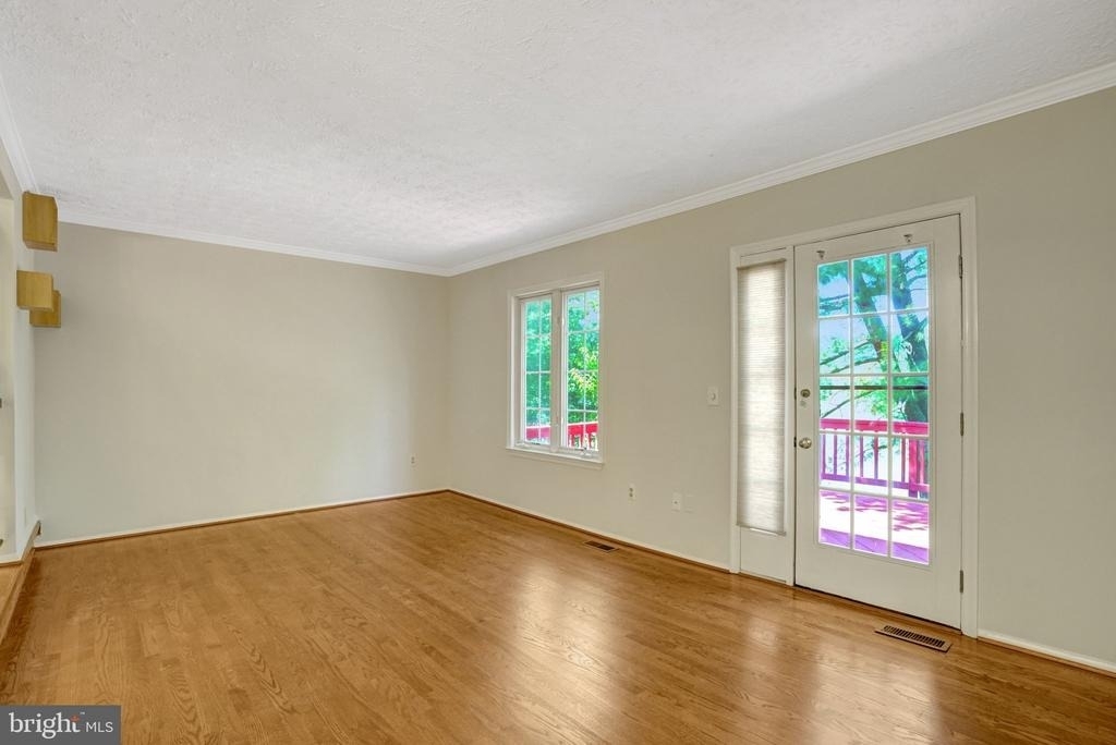 2920 Montauk Court - Photo 4