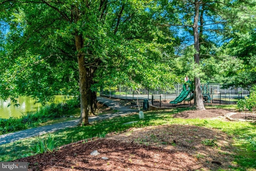 2920 Montauk Court - Photo 39