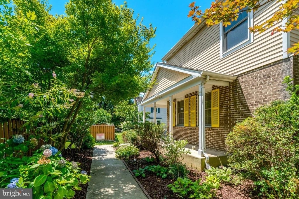 2920 Montauk Court - Photo 0