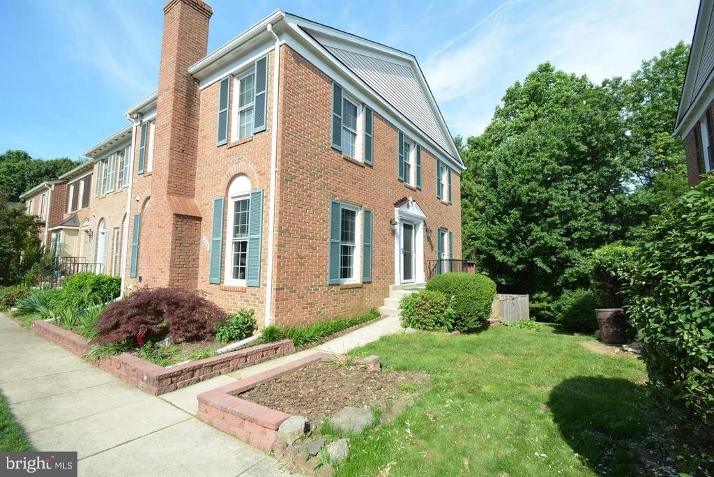 6153 Summer Park Lane - Photo 0