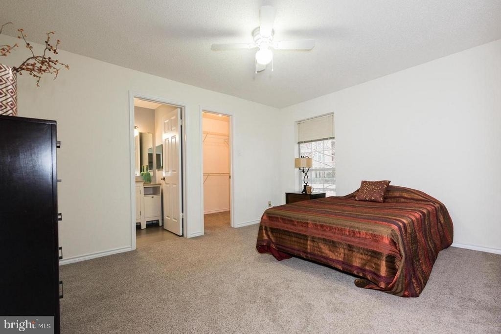 1519 Lincoln Way - Photo 3