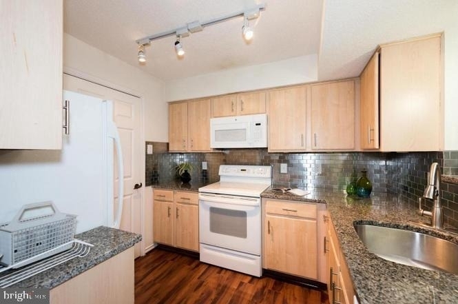 1519 Lincoln Way - Photo 0