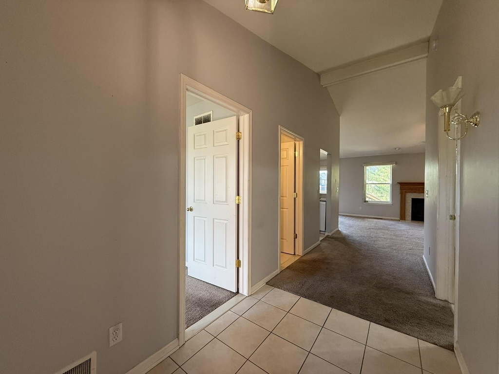 1788 Wexford Drive - Photo 3