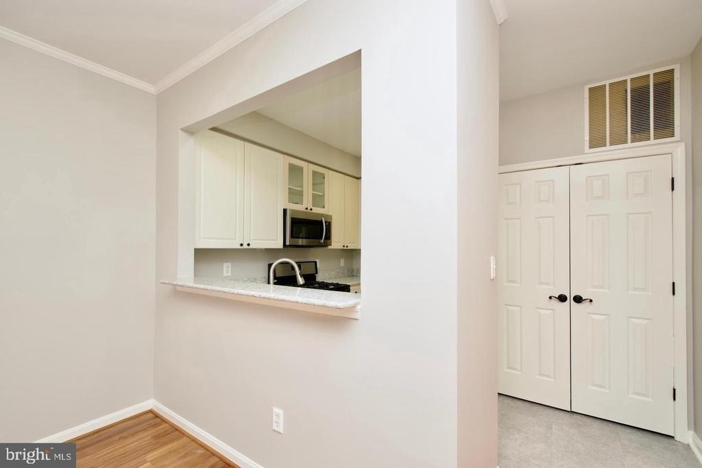 2324 Henshaw Place - Photo 9