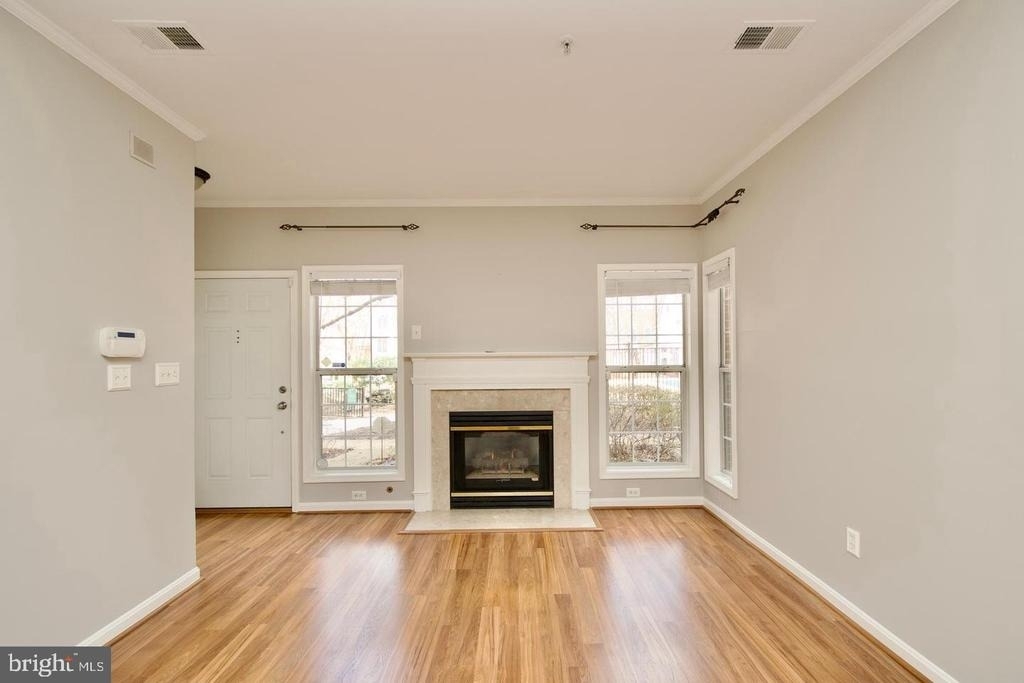 2324 Henshaw Place - Photo 3
