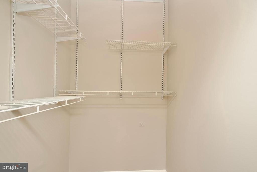 2324 Henshaw Place - Photo 18