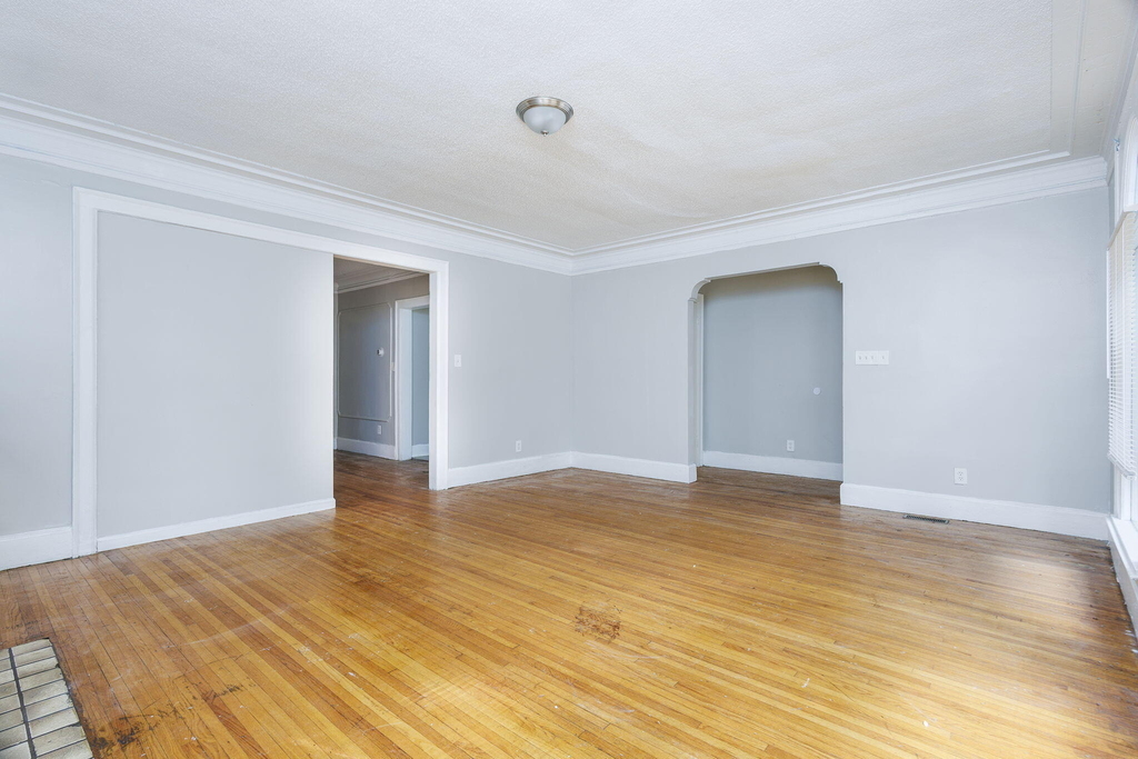 2704 Webb Street - Photo 2