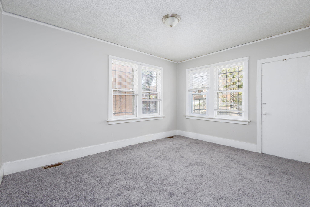 2704 Webb Street - Photo 7