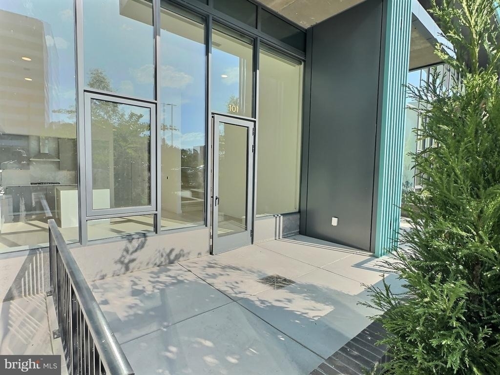 3030 Potomac Avenue - Photo 6