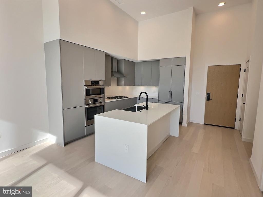 3030 Potomac Avenue - Photo 2