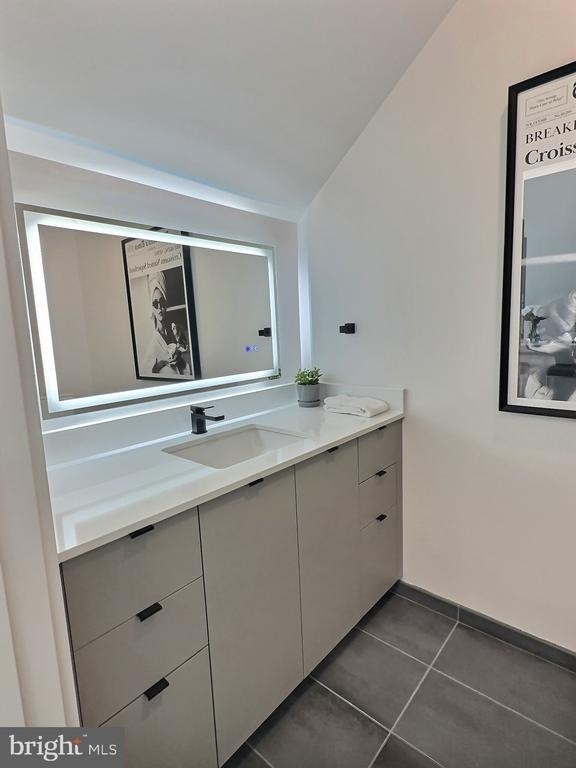 3030 Potomac Avenue - Photo 11