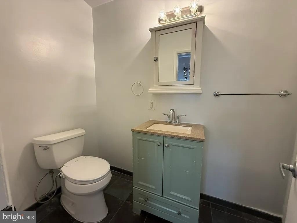 2642 Pershing Drive N - Photo 5