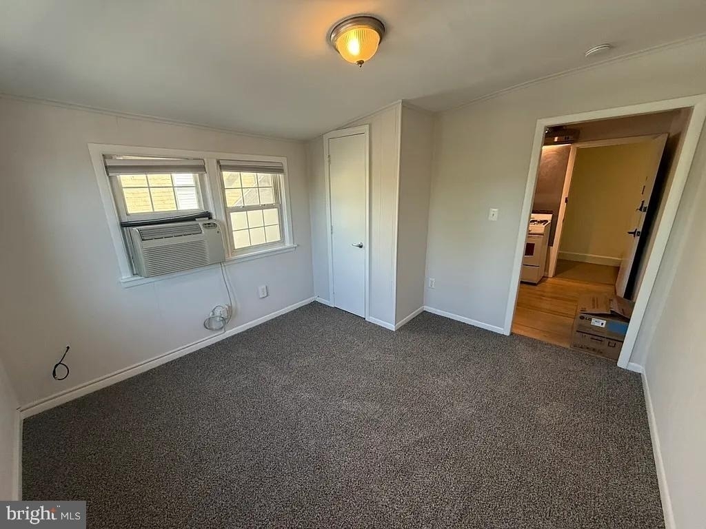 2642 Pershing Drive N - Photo 4