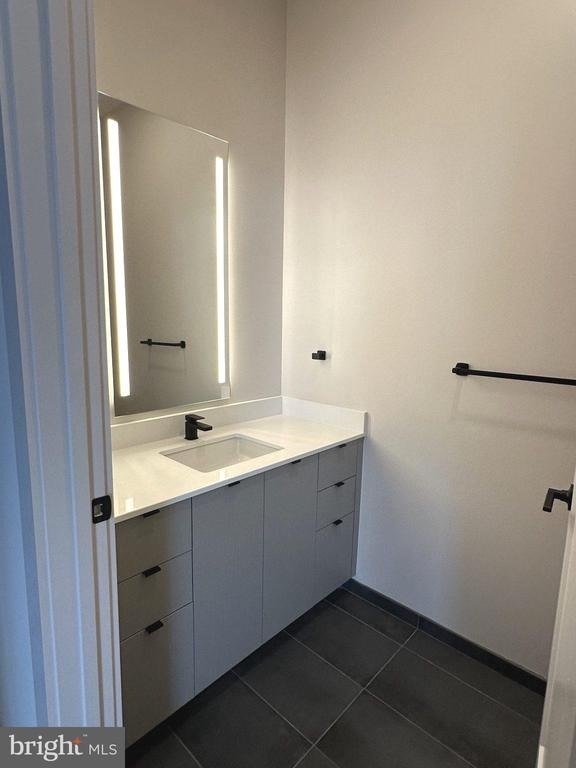 3030 Potomac Avenue - Photo 9