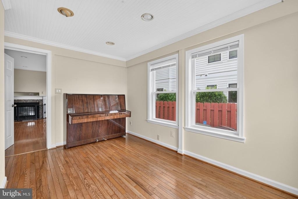 4705 22nd Street N - Photo 13