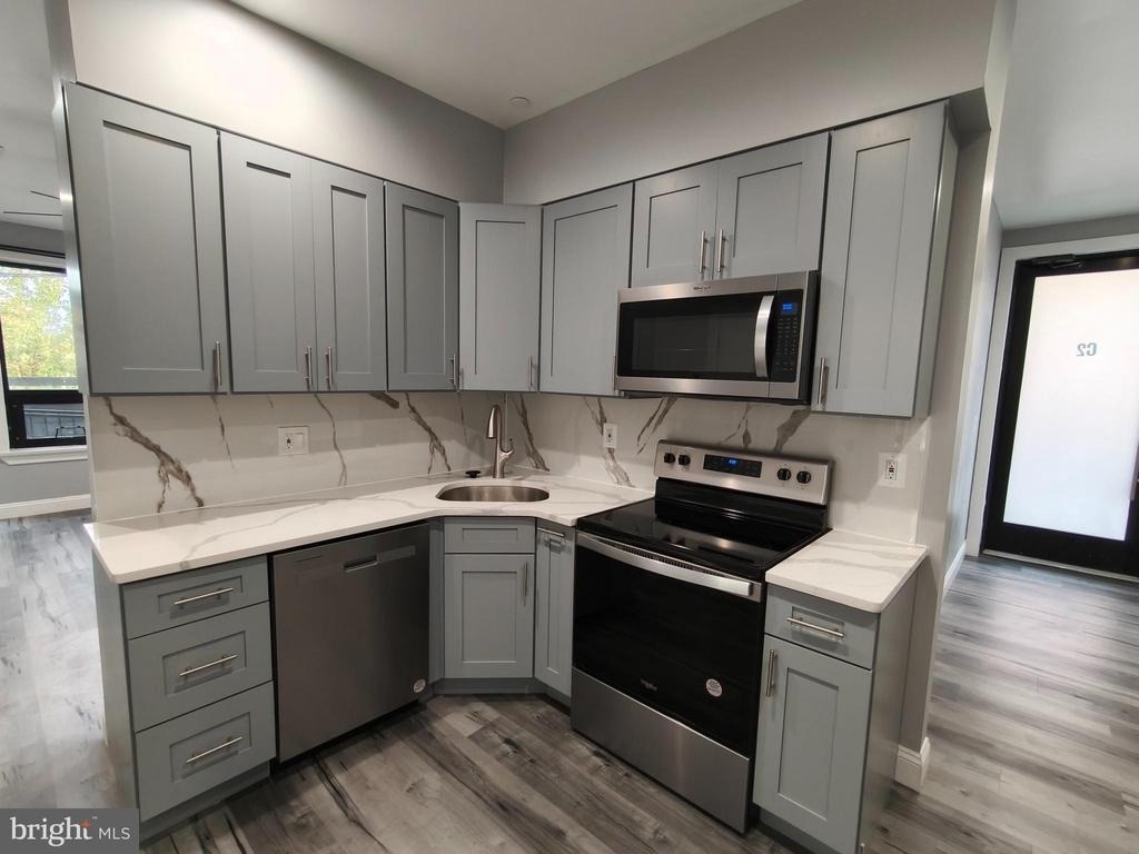 700 N Marshall Street - Photo 6