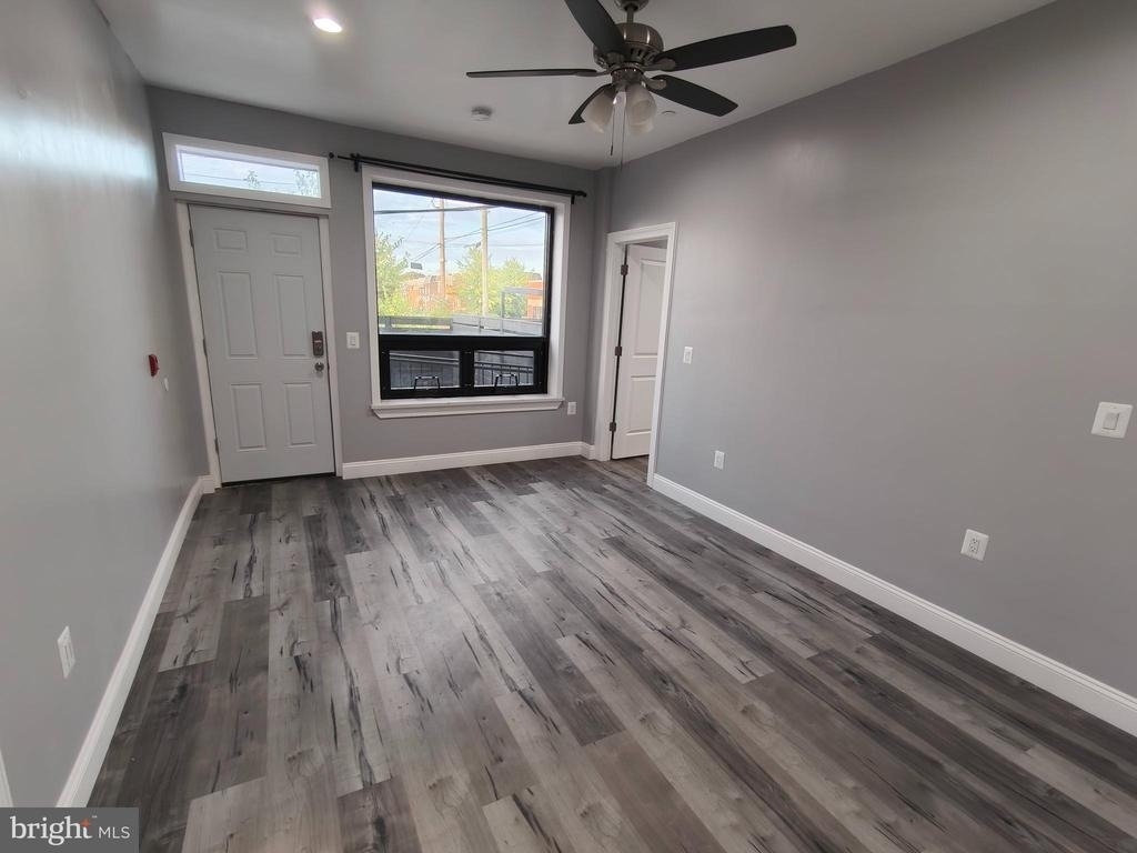 700 N Marshall Street - Photo 2
