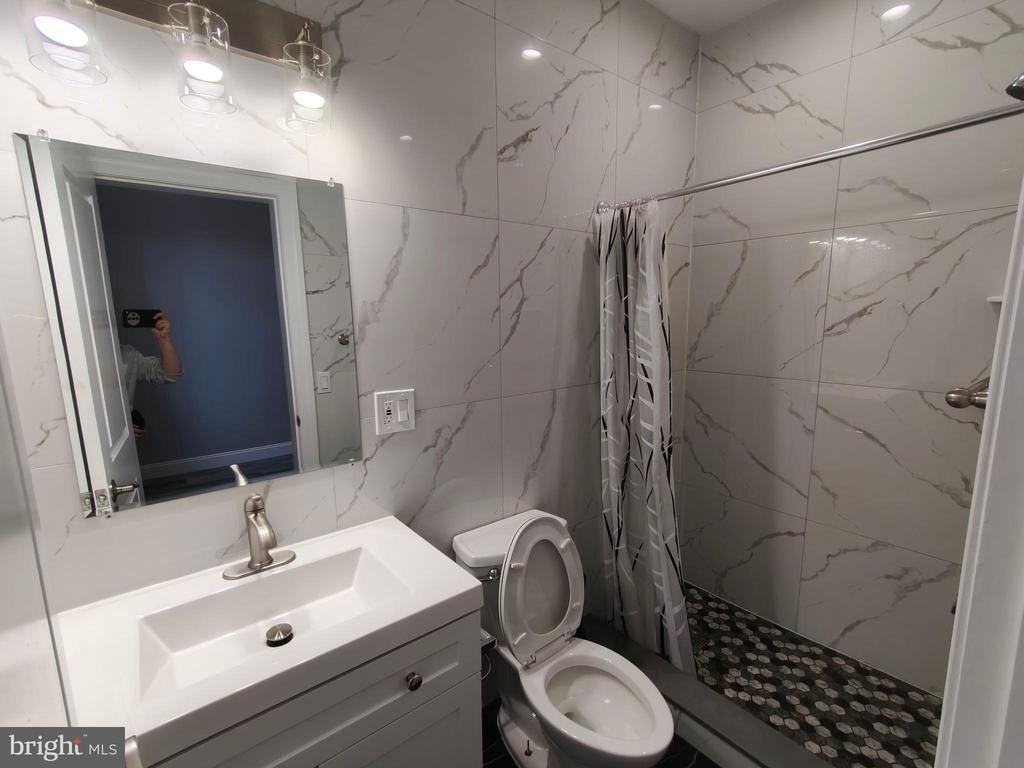 700 N Marshall Street - Photo 27