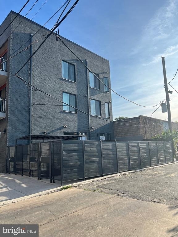 700 N Marshall Street - Photo 34