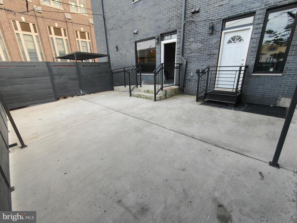 700 N Marshall Street - Photo 30