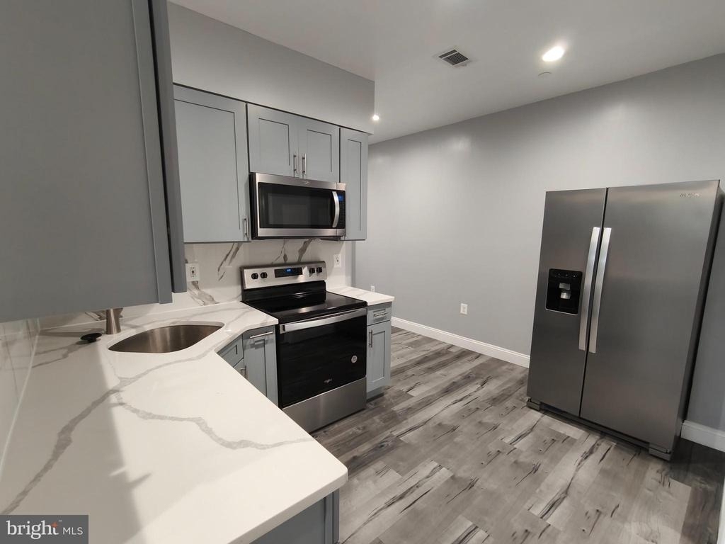 700 N Marshall Street - Photo 5