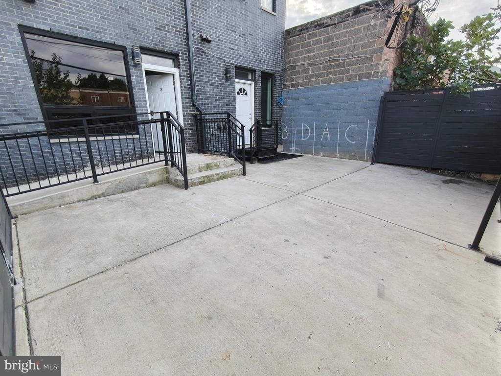 700 N Marshall Street - Photo 31