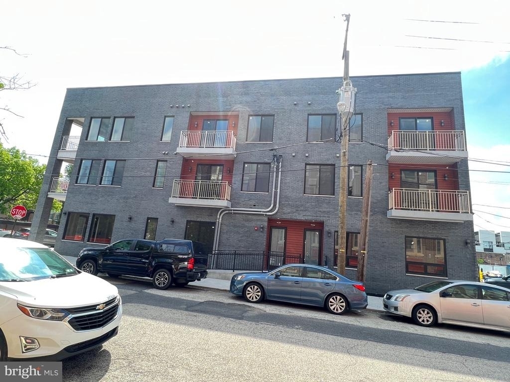 700 N Marshall Street - Photo 0