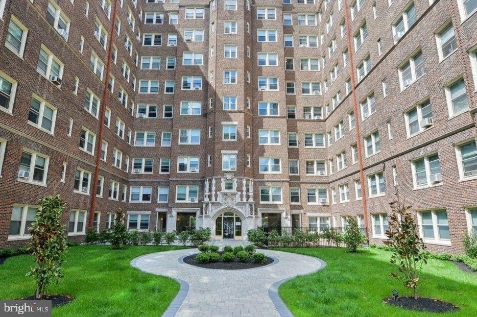 4247 Locust Street - Photo 2