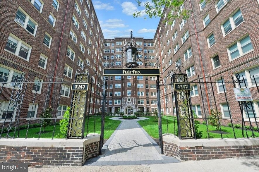 4247 Locust Street - Photo 11