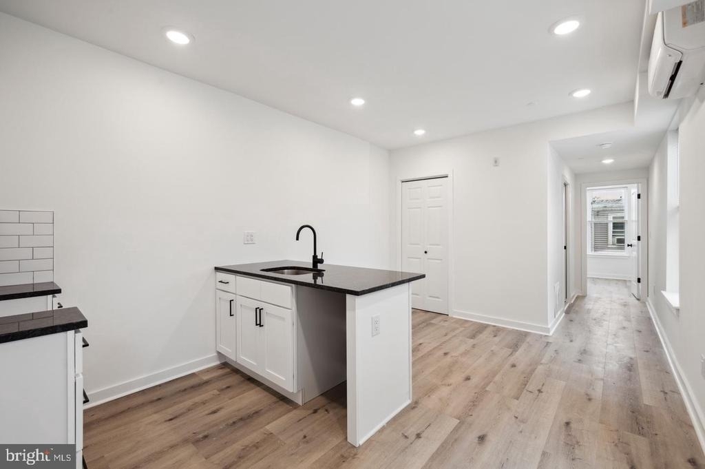 3458 Frankford Avenue - Photo 3