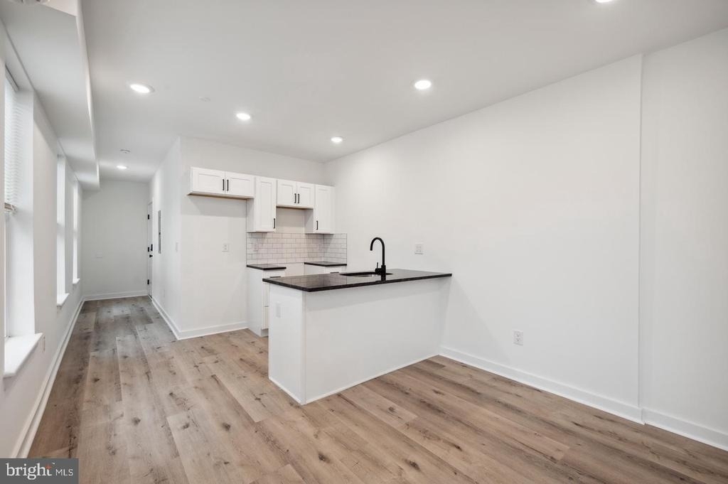 3458 Frankford Avenue - Photo 2