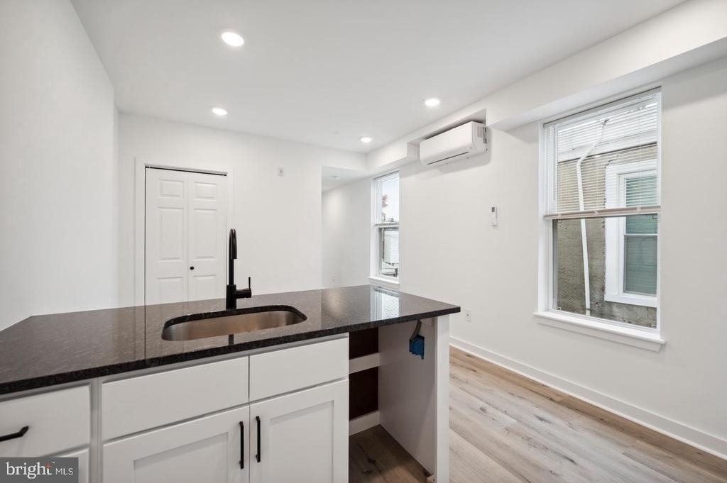 3458 Frankford Avenue - Photo 5
