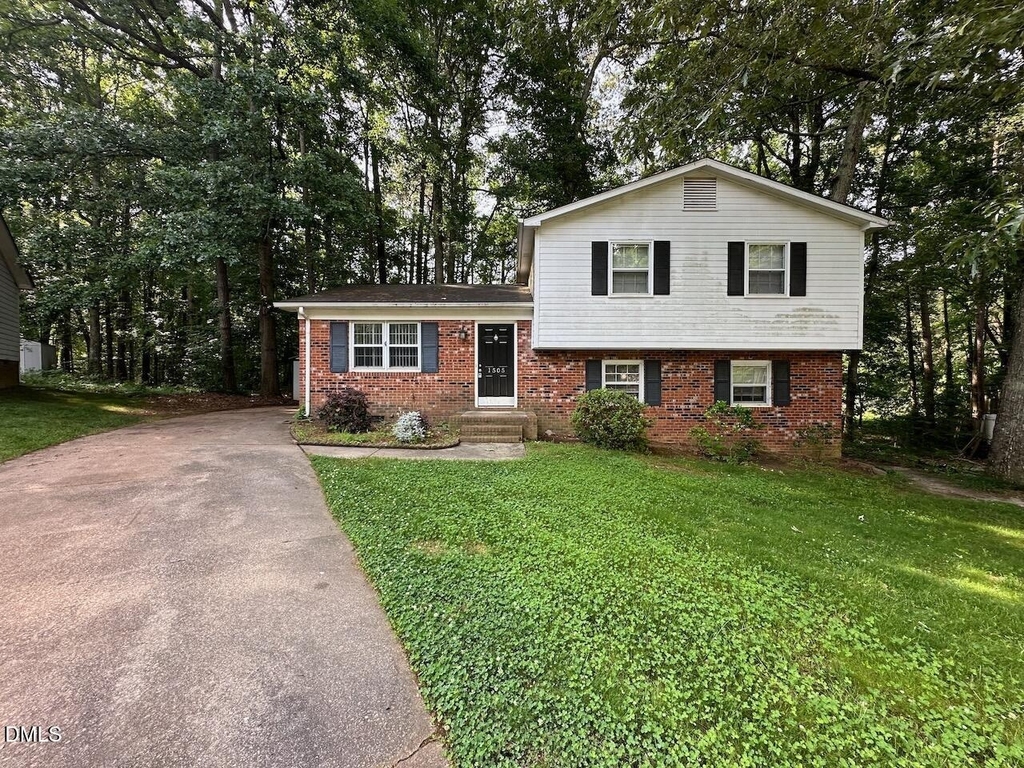 1505 Highland Trail - Photo 0