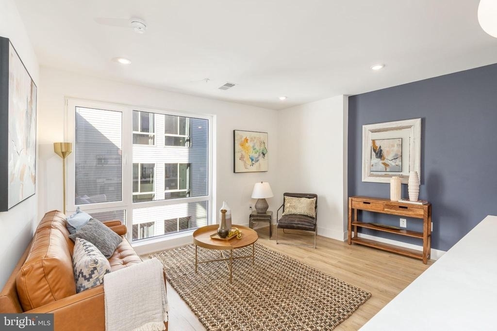 629 W Girard Avenue - Photo 32