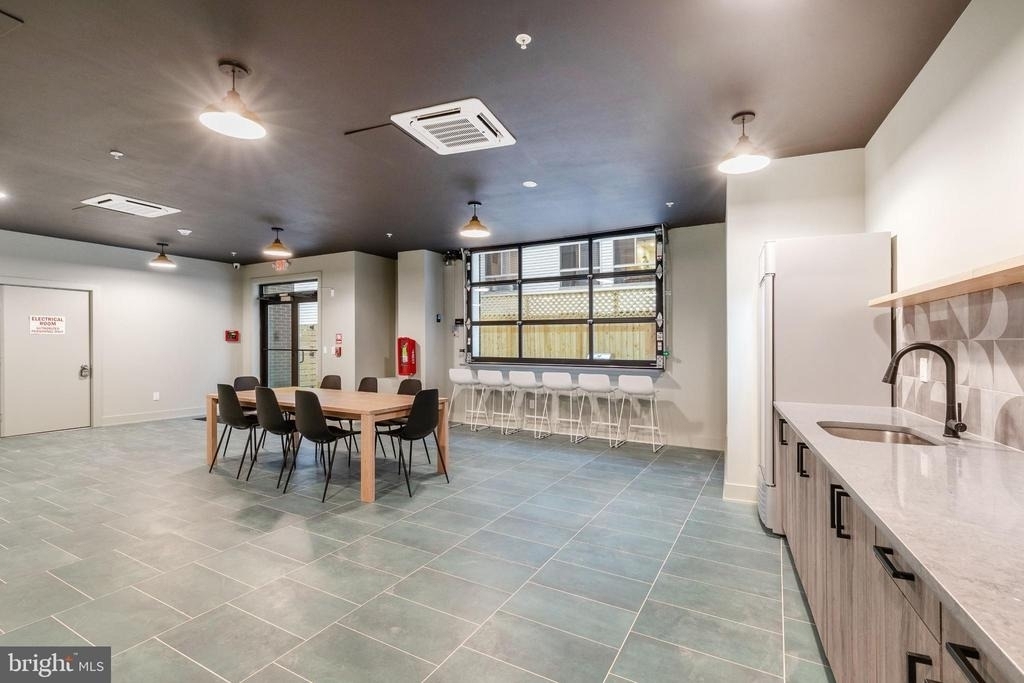 629 W Girard Avenue - Photo 20