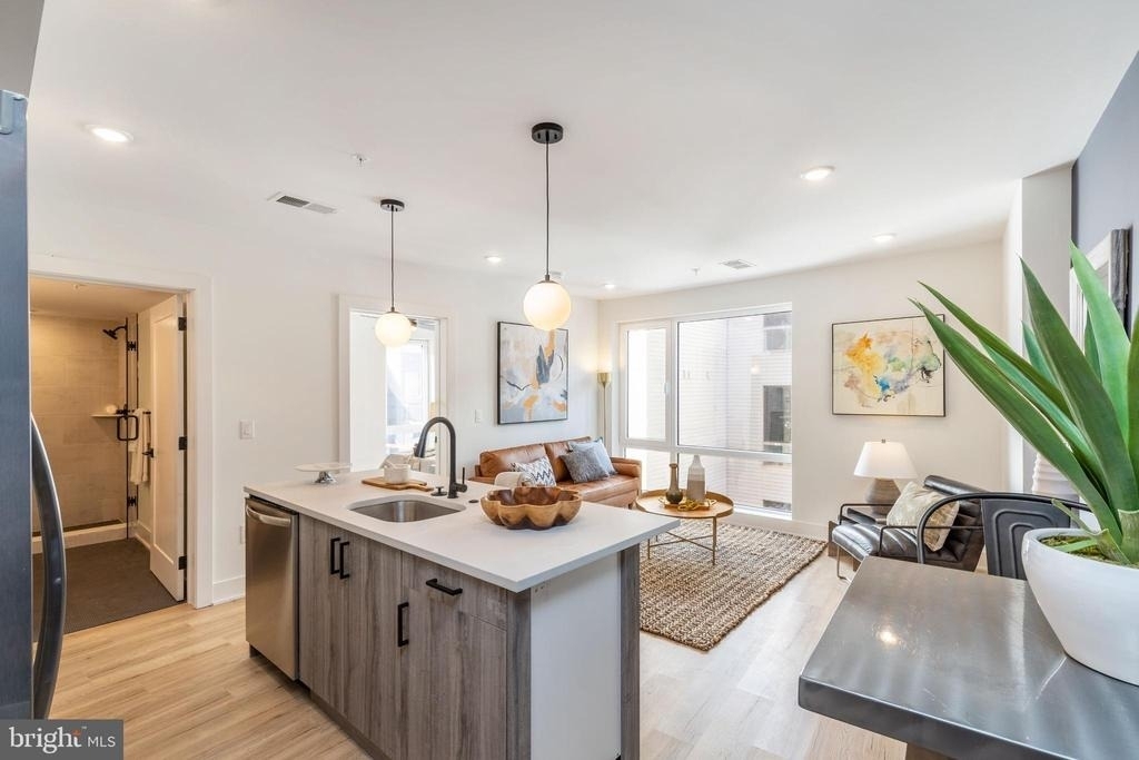 629 W Girard Avenue - Photo 28