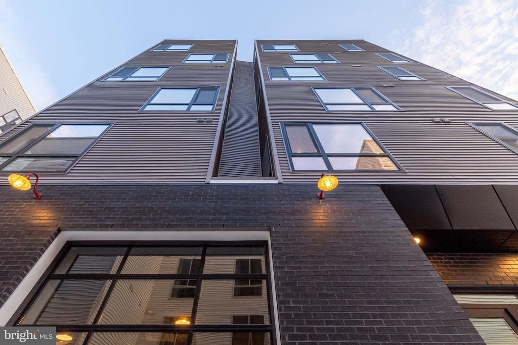 629 W Girard Avenue - Photo 19