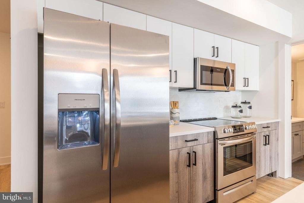629 W Girard Avenue - Photo 5