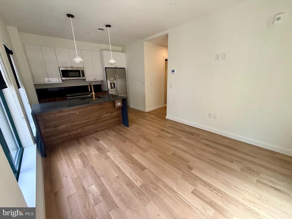 1128 Walnut Street - Photo 1