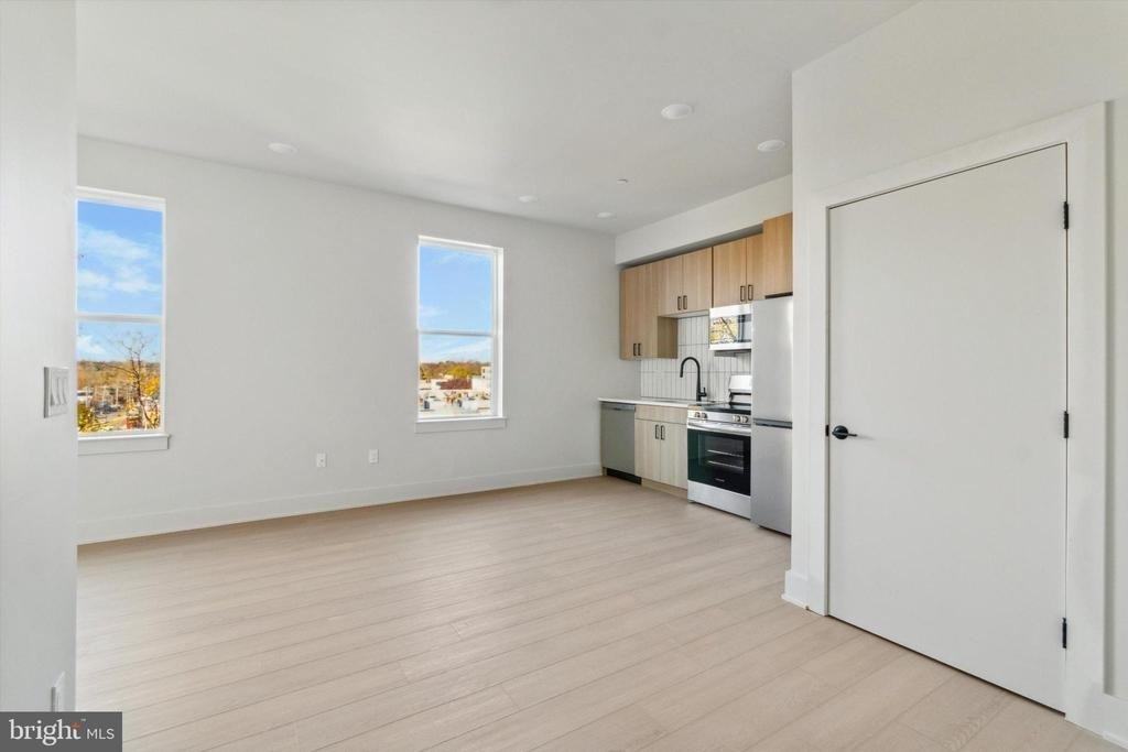 5521 Wayne Avenue - Photo 7